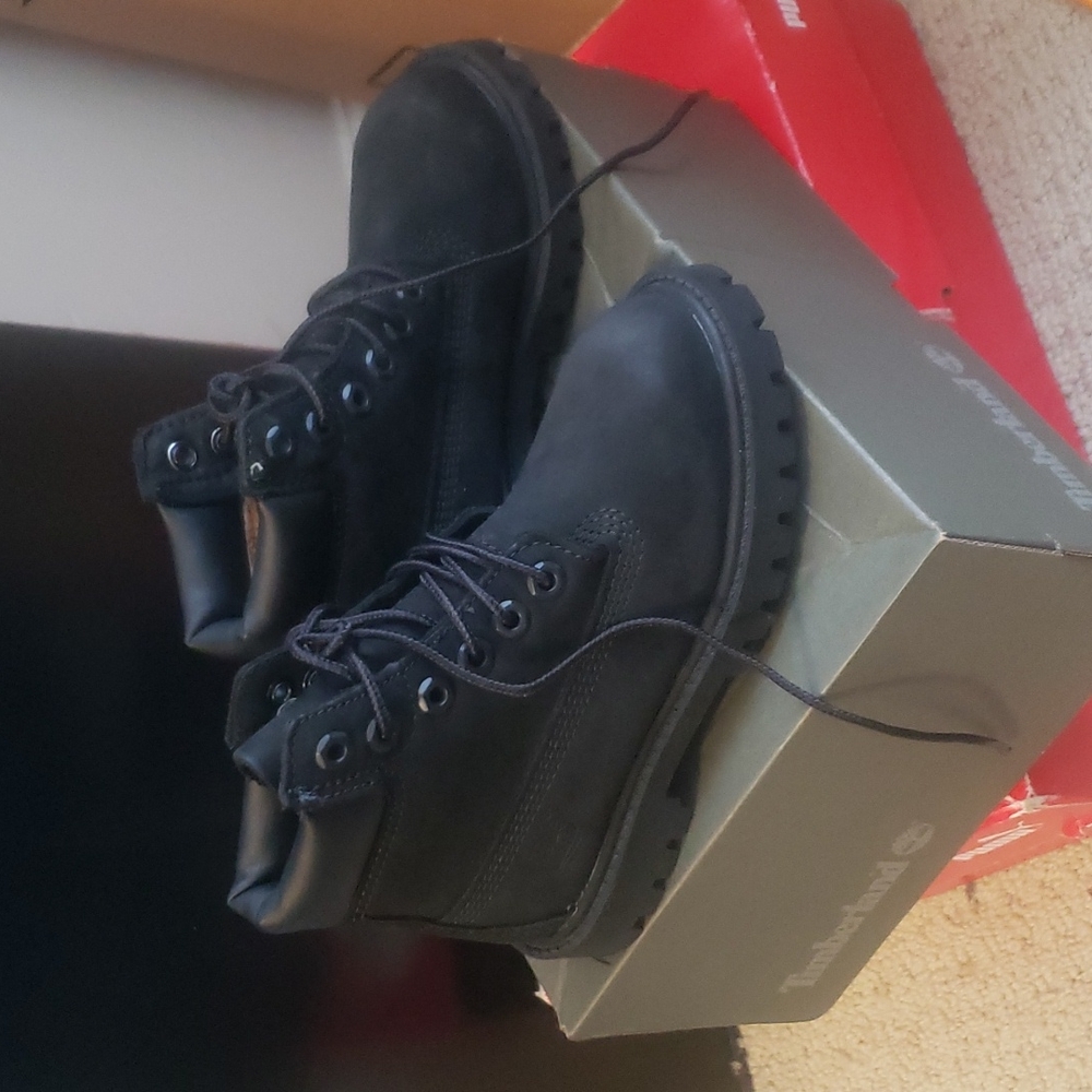 Kids timberland sz 10.5 black